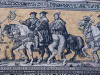 Click for larger photo in separate window