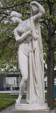 Stuttgart - Griechische Frauenstatuen