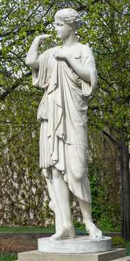 Stuttgart - Griechische Frauenstatuen