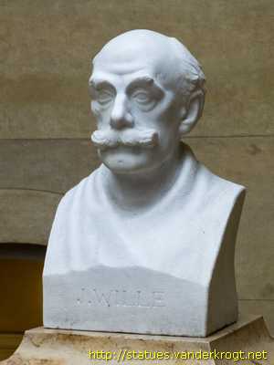 Heidelberg - Büsten im Treppenhaus der Universitätsbibliothek