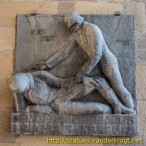 Heilbronn - Krieger-Ehrenmal im Hafenmarktturm