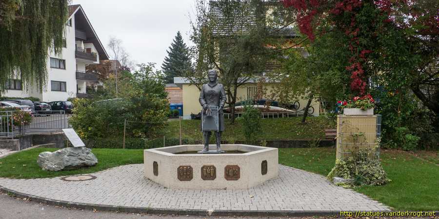 Markelfingen - Narrenbrunnen der Narrenzunft Seifensieder