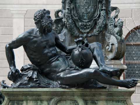 Wittelsbacher-Brunnen (München) - River god