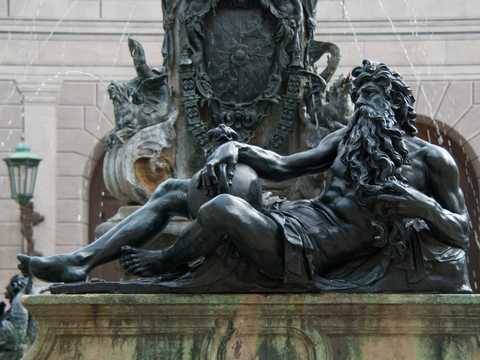 Wittelsbacher-Brunnen (München) - River god