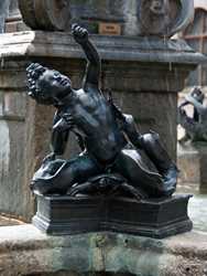Wittelsbacher-Brunnen (München)- Sea putto with turtle