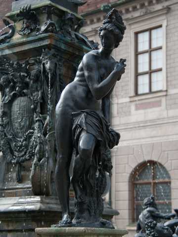 Wittelsbacher-Brunnen (München)- Demeter or Ceres