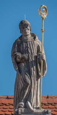 Eichstätt - Statuen am Westfassade des Domes