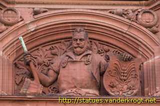 Frankfurt am Main - Fassadenfiguren am Südbau des Neuen Rathauses