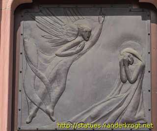 Frankfurt am Main - Skulpturen an der Liebfrauenkirche