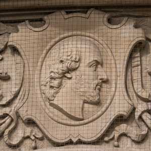 Frankfurt am Main - Skulpturen am Alten Oper