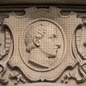 Frankfurt am Main - Skulpturen am Alten Oper