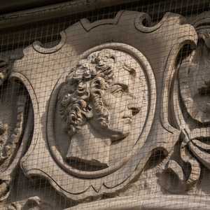 Frankfurt am Main - Skulpturen am Alten Oper