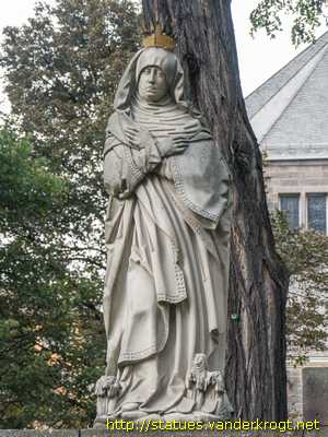 Frankfurt am Main - Kreuzigungsgruppe Petersfriedhof