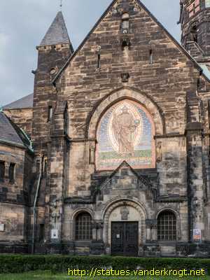 Hannover - Skulpturen an der Markuskirche