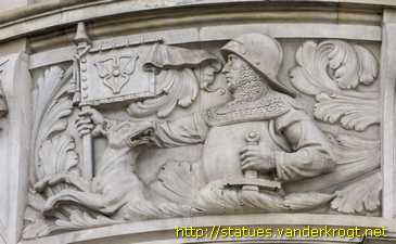 Hannover - Skulpturen an der Nordfassade des Neuen Rathauses