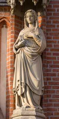 Hannover - Skulpturen an der Christuskirche