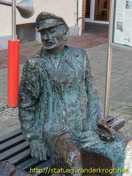 Aurich - Moorbauernpaar oder 'Oma und Opa'