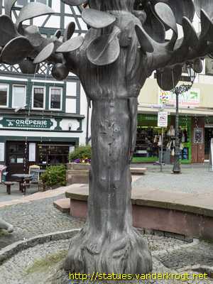 Neustadt an der Weinstraße - Paradiesbrunnen