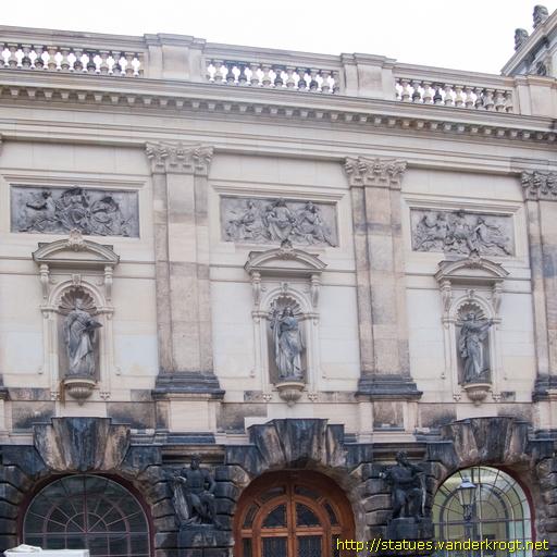 Façade facing the Georg-Treu-Platz