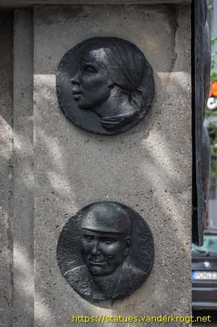 Berlin - Denkmal für die Erbauer des Stadtzentrums