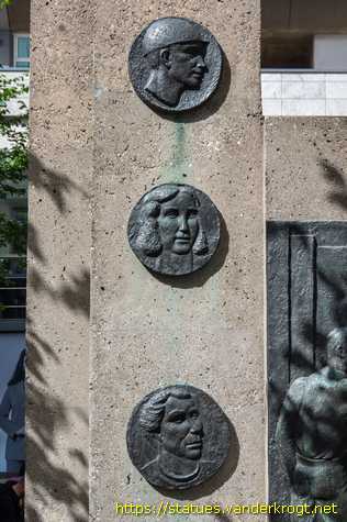 Berlin - Denkmal für die Erbauer des Stadtzentrums