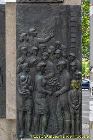 Berlin - Denkmal für die Erbauer des Stadtzentrums