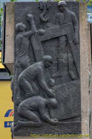 Berlin - Denkmal für die Erbauer des Stadtzentrums