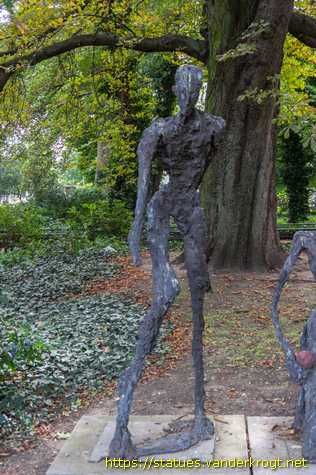 Berlin - Aus dem Wasser steigender, Der Rufer, und Der Denker