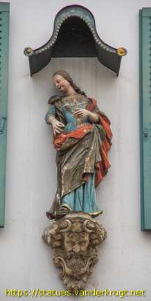 Bamberg - Sankt Florian und drei Frauenfiguren