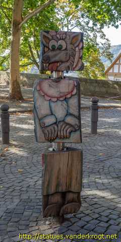 Marburg - Rotkäppchen, Großmutter und der Wolf