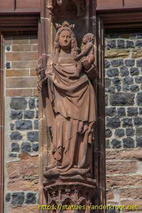 Wetzlar - Heiligenstatuen am Wetzlarer Dom