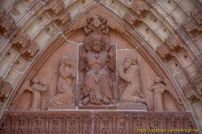 Wetzlar - Heiligenstatuen am Wetzlarer Dom
