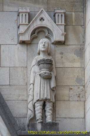 Wetzlar - Heiligenstatuen am Wetzlarer Dom