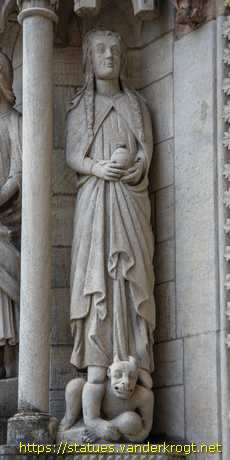 Wetzlar - Heiligenstatuen am Wetzlarer Dom