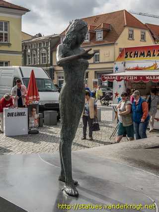 Ribnitz - Bernsteinfischerbrunnen