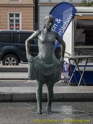 Ribnitz - Bernsteinfischerbrunnen