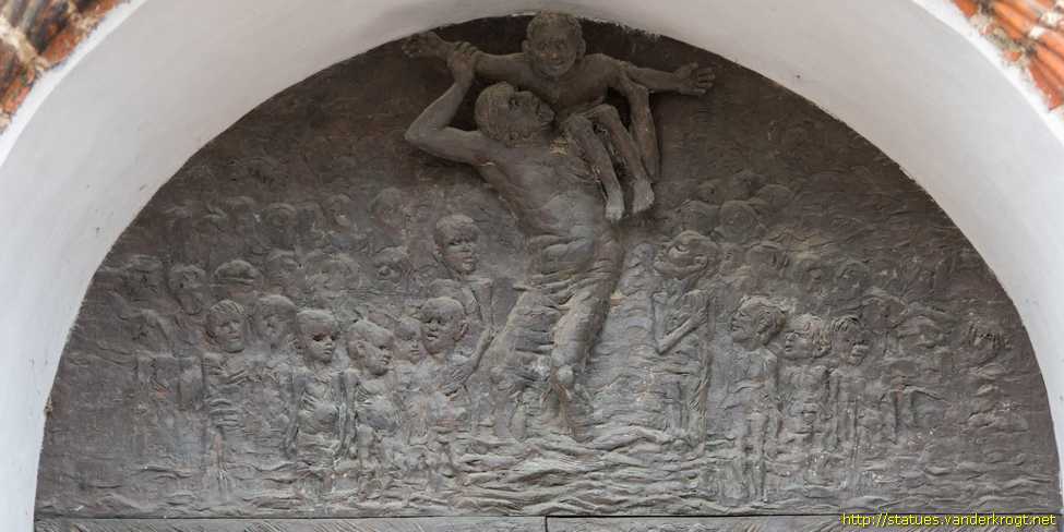 Wismar - Bronzetür mit Bibelszenen