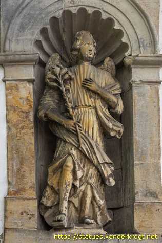 Hildesheim - Statuen am Tor des Andreanums in der Klosterstraße