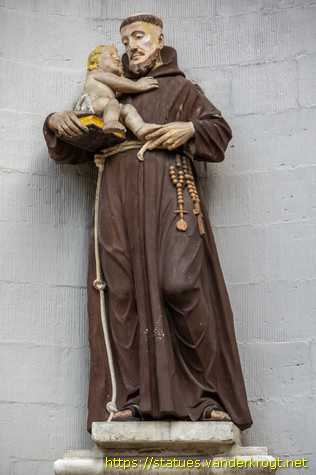 Hildesheim - Heiligenstatuen an der Seminarkirche