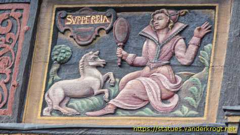 Hildesheim - Fassadenskulpturen am Wernerschen Haus