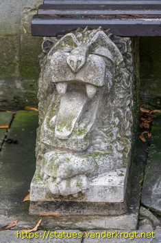 Braunschweig - Löwenköpfe an der Nordseite des Doms