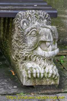 Braunschweig - Löwenköpfe an der Nordseite des Doms