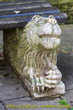 Braunschweig - Löwenköpfe an der Nordseite des Doms