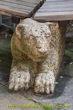 Braunschweig - Löwenköpfe an der Südseite des Doms