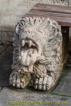 Braunschweig - Löwenköpfe an der Südseite des Doms