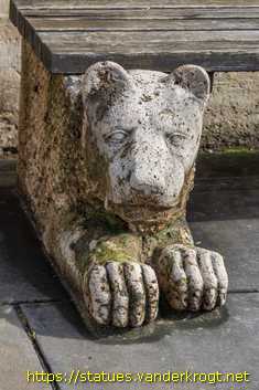 Braunschweig - Löwenköpfe an der Südseite des Doms