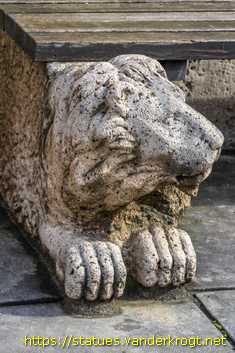 Braunschweig - Löwenköpfe an der Südseite des Doms