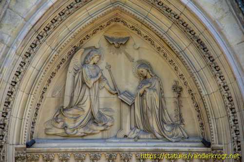 Billerbeck - Heiligenstatuen an der  Propsteikirche St. Ludgerus