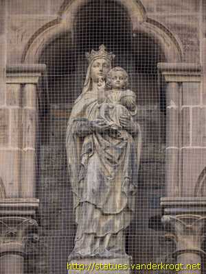 Paderborn - Heiligenstatuen am Dom