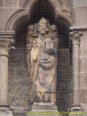 Paderborn - Heiligenstatuen am Dom